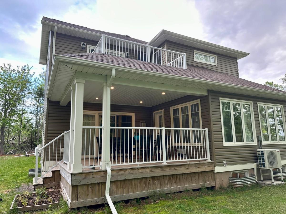 Lotus Moon Apartment Charlottetown Ngoại thất bức ảnh